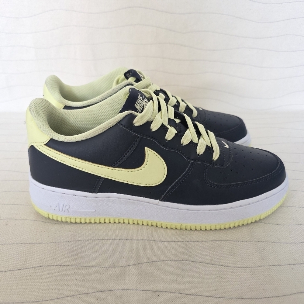 Nike Youth Air Force 1 Low GS Dark Obsidian Navy Lemon Shoes LCT3839-400 Sz 6Y